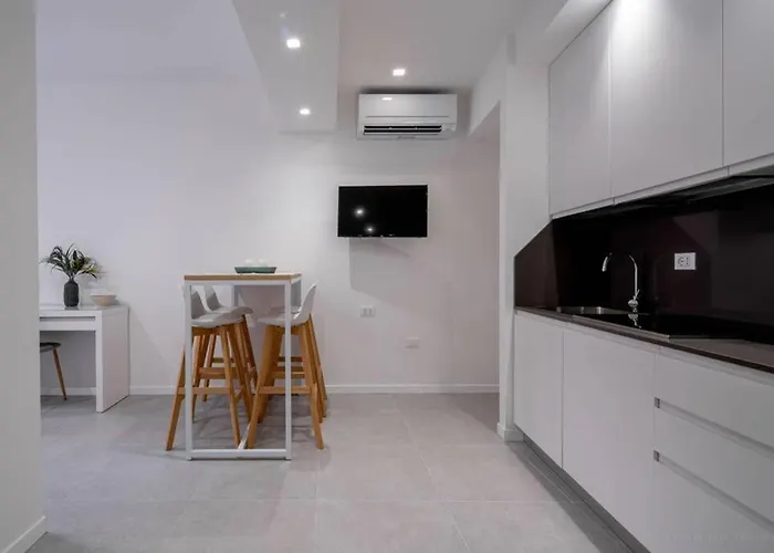 Ormesini Courtyard Apartment